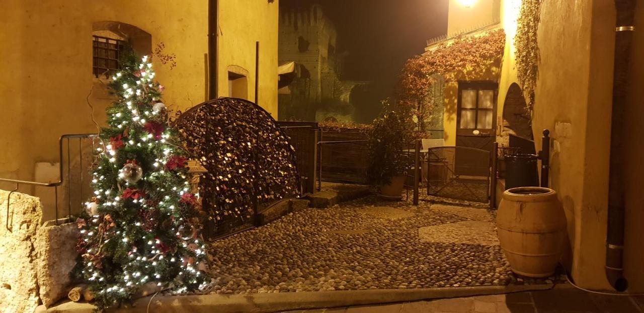 Corte La Guarnigione Valeggio sul Mincio Extérieur photo